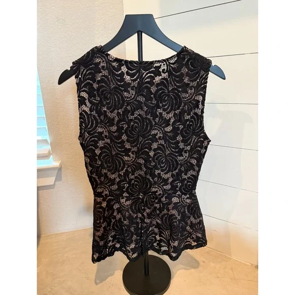 BCBGMAXAZRIA Black Lace Peplum Tank Top Sleeveless Women's Sz M - Picture 2 of 6